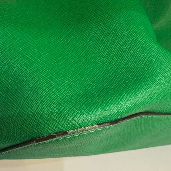 Michael Kors Bright Green Saffiano Tote with Gold Hardware - Picture 12 of 15